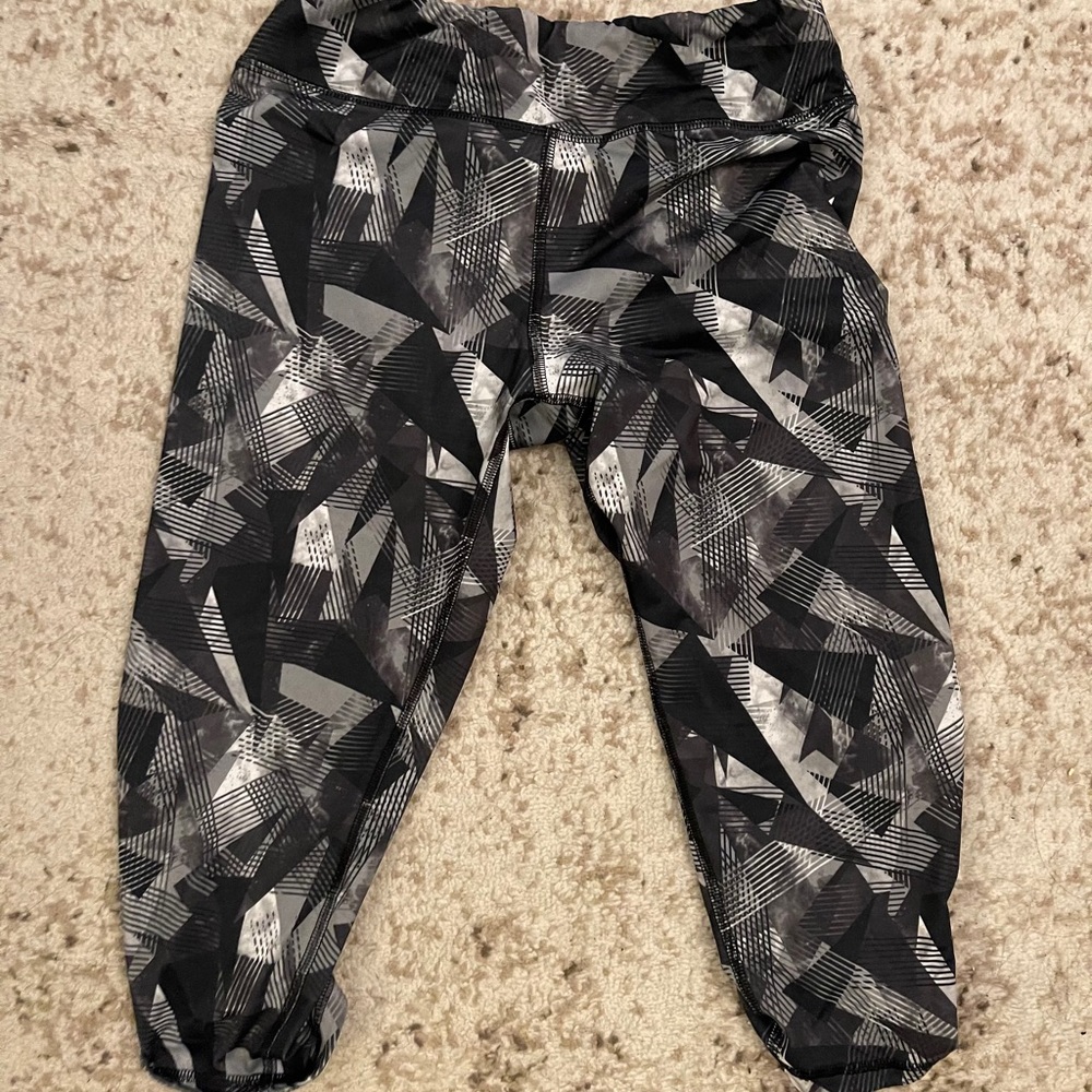 Three yoga pants / leggings bundled